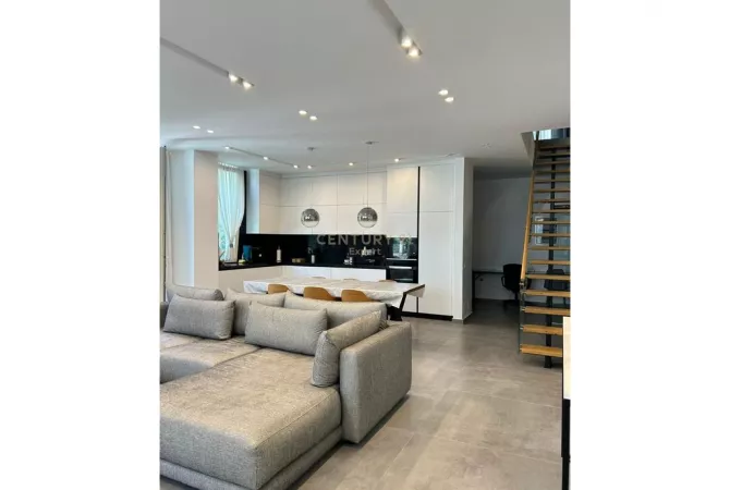 Shtepi ne shitje Vila Luksoze ne Vlore, 5+1, Mobilimi E mobiluar, Pagesa 1,550,000  Euro.