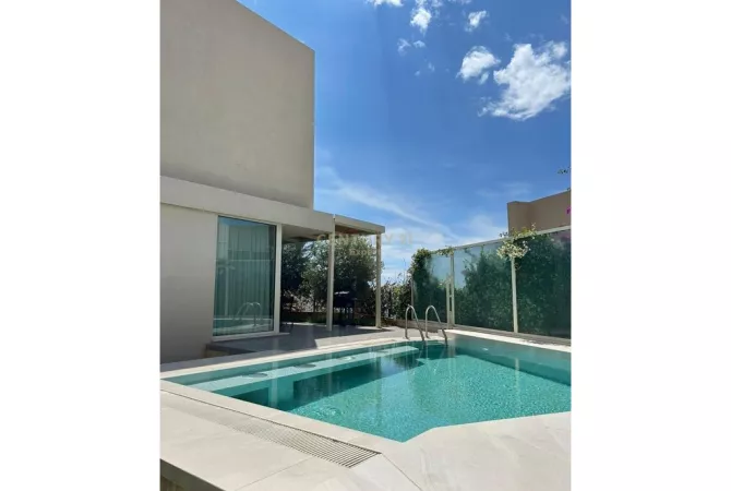 Shtepi ne shitje 5+1 ne Vlore - 1,550,000 Euro