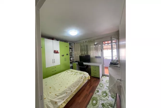 Shtepi ne shitje Apartament ne Tirane, 3+1, Mobilimi E mobiluar, Pagesa 199,000  Euro.