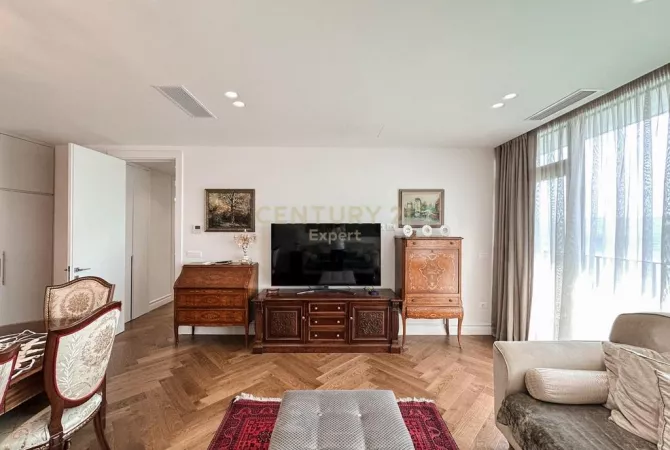 Shtepi me qera Apartament ne Tirane, 2+1, Mobilimi E mobiluar, Pagesa 2,200  Euro.