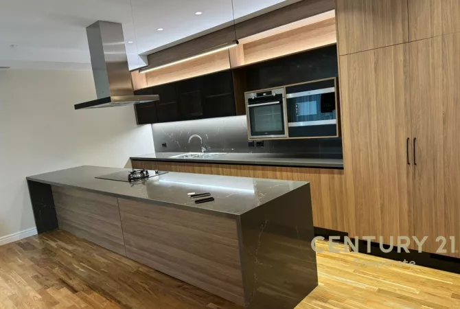 Shtepi me qera Vila Luksoze ne Tirane, 4+1, Mobilimi E mobiluar, Pagesa 5,000  Euro.