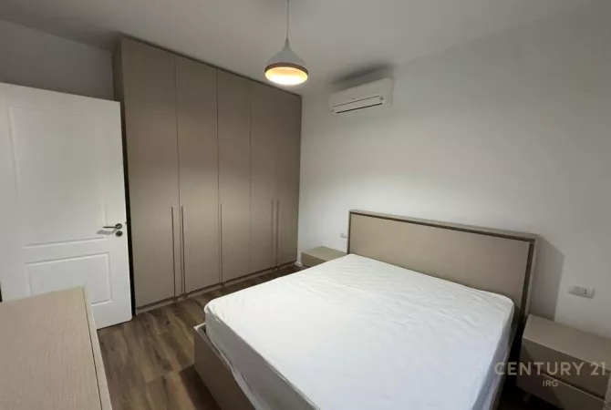 Shtepi me qera Apartament ne Tirane, 2+1, Mobilimi E mobiluar, Pagesa 700  Euro.