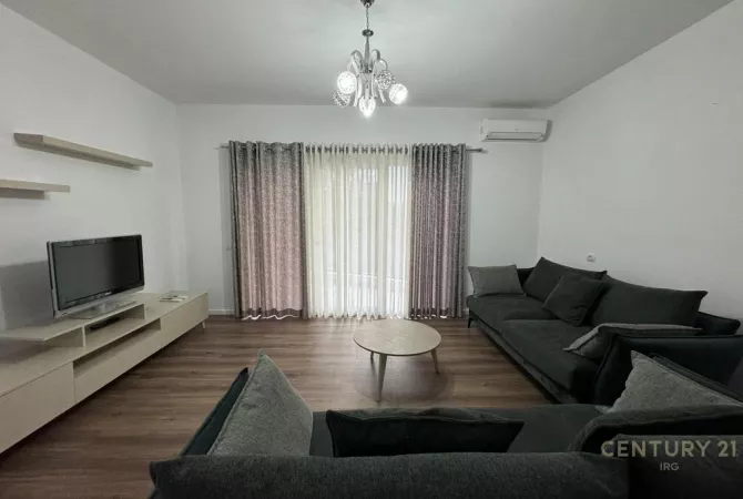 Shtepi me qera 2+1 ne Tirane - 700 Euro