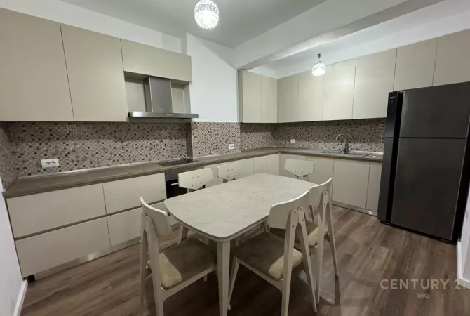 Shtepi me qera 2+1 ne Tirane - 700 Euro