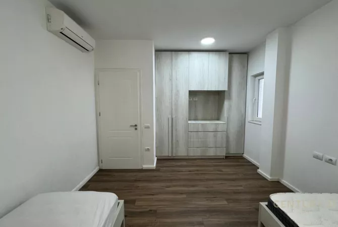 Shtepi me qera Apartament ne Tirane, 2+1, Mobilimi E mobiluar, Pagesa 700  Euro.