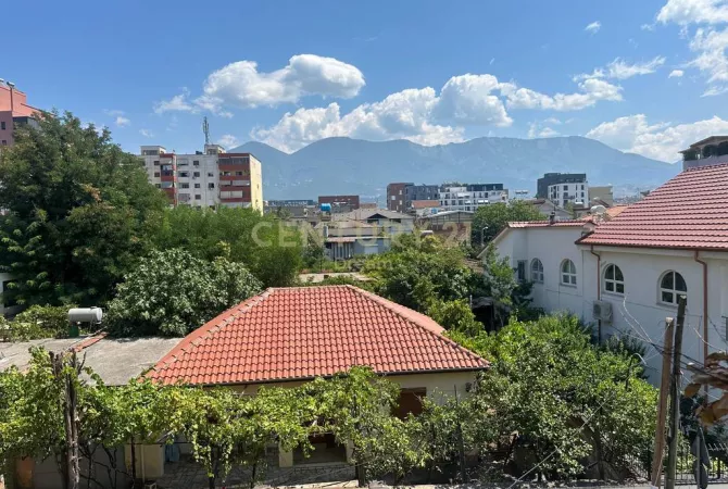 Shtepi ne shitje 3+1 ne Tirane - 500,000 Euro
