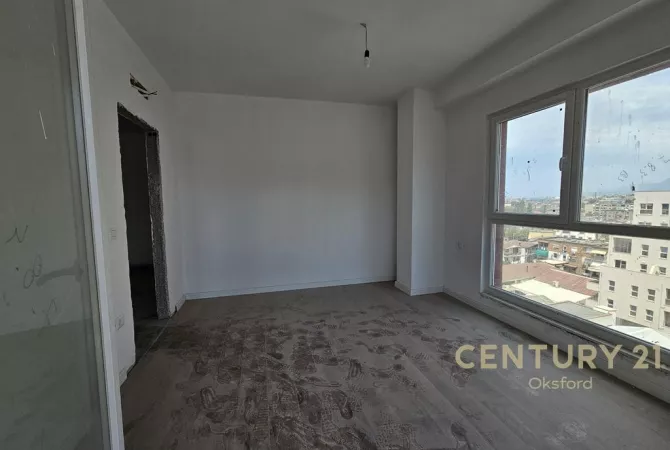 Shtepi ne shitje Apartament ne Tirane, 2+1, Mobilimi Bosh, pa mobiluar, Pagesa 180,000  Euro.