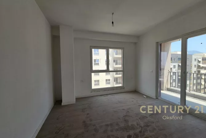 Shtepi ne shitje Apartament ne Tirane, 2+1, Mobilimi Bosh, pa mobiluar, Pagesa 180,000  Euro.