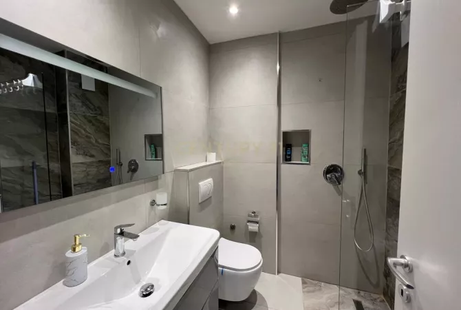 Shtepi ne shitje Apartament ne Durres, Garsoniere, Mobilimi E mobiluar, Pagesa 75,000  Euro.