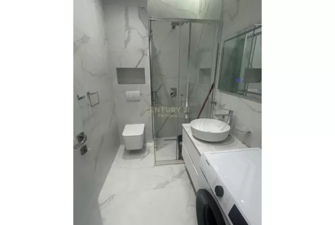 Shtepi ne shitje Apartament ne Tirane, 2+1, Mobilimi E mobiluar, Pagesa 360,000  Euro.