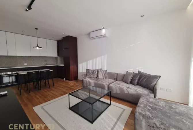 Shtepi me qera 2+1 ne Tirane - 750 Euro