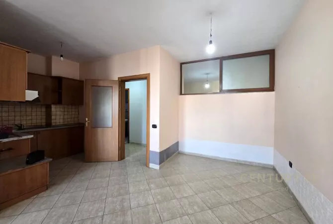 Shtepi ne shitje 2+1 ne Tirane - 145,000 Euro