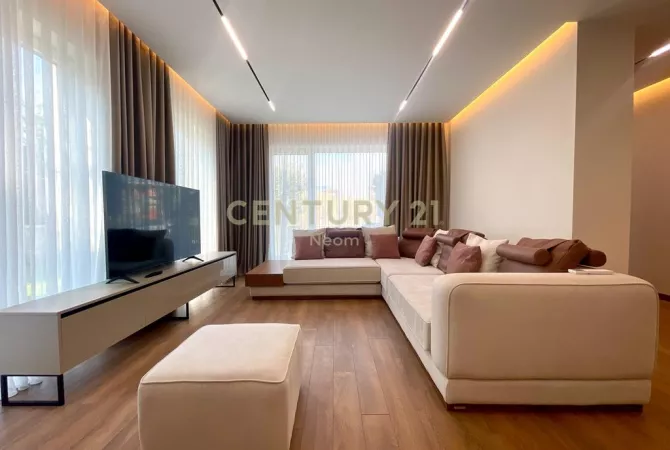 Shtepi me qera 4+1 ne Tirane - 4,000 Euro