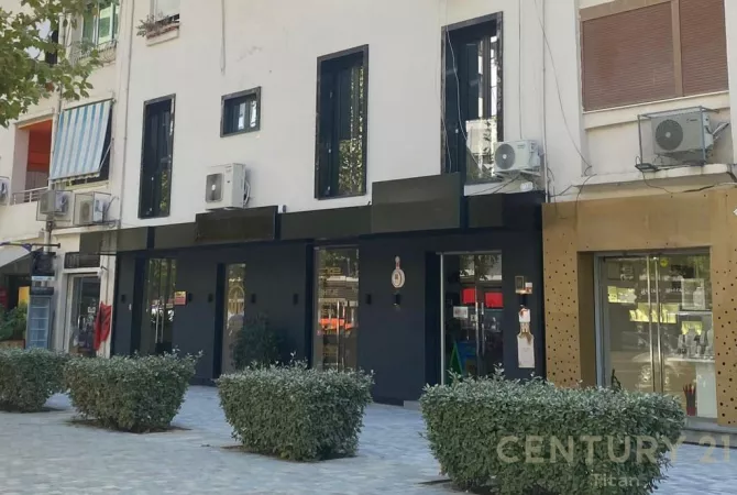 Ambient biznesi ne shitje 1+1 ne Vlore - 238,550 Euro