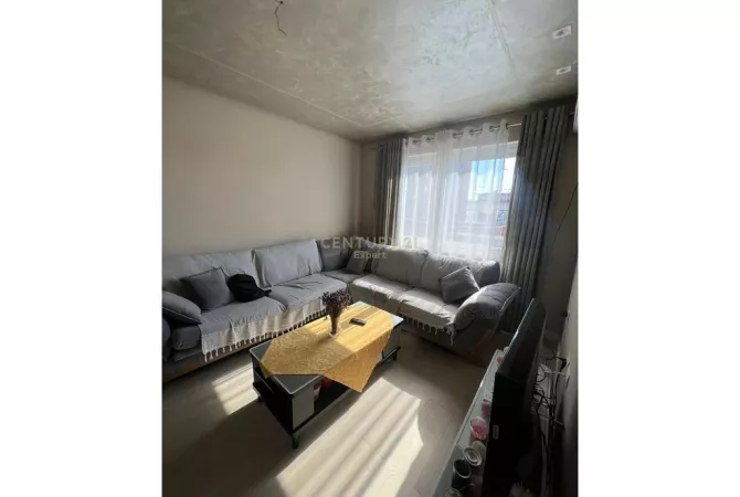 Shtepi me qera 2+1 ne Tirane - 800 Euro