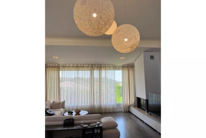 Shtepi me qera 4+1 ne Tirane - 3,750 Euro