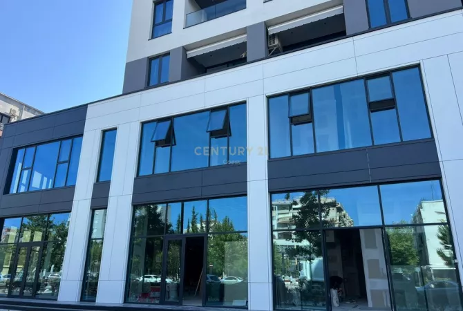 Ambjent biznesi me qera 1+1 ne Vlore - 10,000 Euro