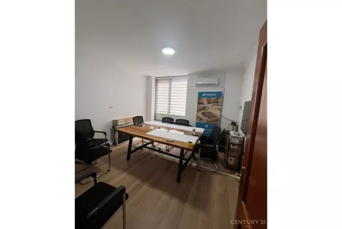 Ambjent biznesi me qera 1+1 ne Tirane - 1,500 Euro
