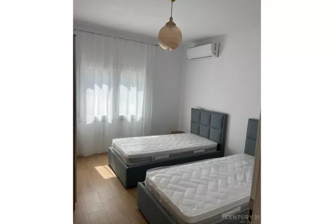 Shtepi me qera Apartament ne Tirane, 2+1, Mobilimi E mobiluar, Pagesa 950  Euro.