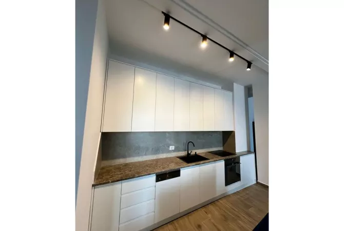Shtepi me qera 2+1 ne Tirane - 900 Euro