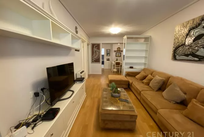 Shtepi me qera 2+1 ne Tirane - 800 Euro