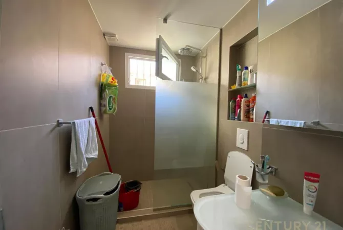 Shtepi me qera Apartament ne Tirane, 2+1, Mobilimi E mobiluar, Pagesa 800  Euro.