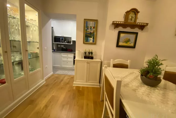 Shtepi me qera 2+1 ne Tirane - 800 Euro