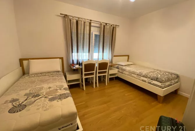 Shtepi me qera Apartament ne Tirane, 2+1, Mobilimi E mobiluar, Pagesa 800  Euro.