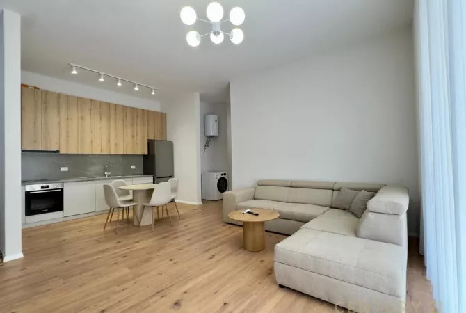 Shtepi me qera 2+1 ne Tirane - 1,300 Euro