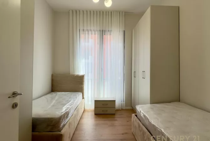 Shtepi me qera Apartament ne Tirane, 2+1, Mobilimi E mobiluar, Pagesa 1,300  Euro.