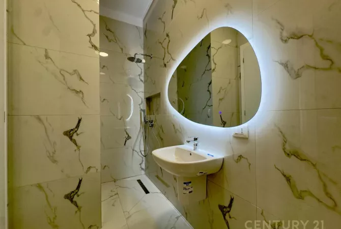 Shtepi me qera Apartament ne Tirane, 2+1, Mobilimi E mobiluar, Pagesa 1,300  Euro.