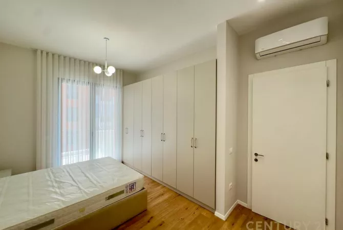 Shtepi me qera Apartament ne Tirane, 2+1, Mobilimi E mobiluar, Pagesa 1,300  Euro.