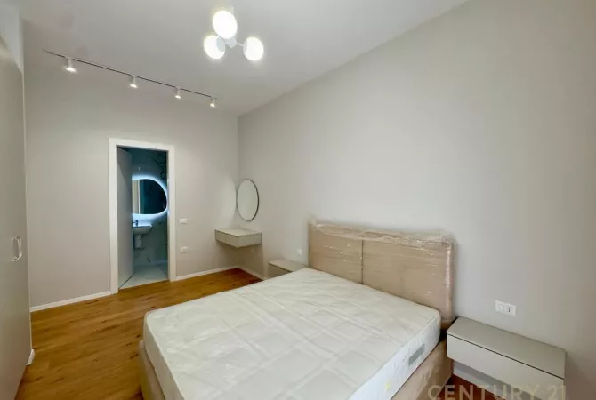Shtepi me qera Apartament ne Tirane, 2+1, Mobilimi E mobiluar, Pagesa 1,300  Euro.