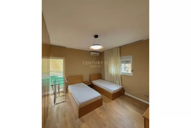 Shtepi me qera Apartament ne Tirane, 2+1, Mobilimi E mobiluar, Pagesa 1,000  Euro.