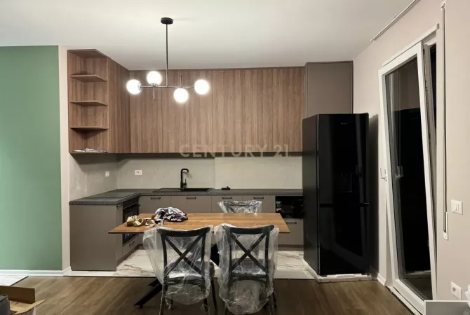 Shtepi me qera 2+1 ne Tirane - 800 Euro