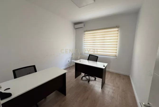JEPET PER QIRA APARTAMENT 3+1 PER BIZNES PAS BARONESHES !850 Euro /Muaj