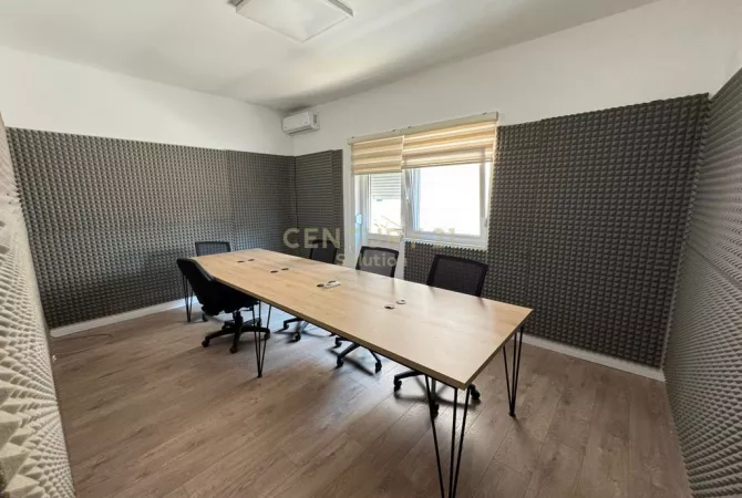 Ambient biznesi me qera 3+1 ne Tirane - 850 Euro