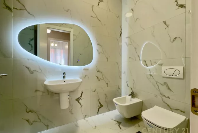 Shtepi me qera Apartament ne Tirane, 2+1, Mobilimi E mobiluar, Pagesa 1,400  Euro.