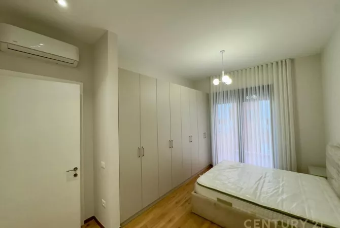 Shtepi me qera Apartament ne Tirane, 2+1, Mobilimi E mobiluar, Pagesa 1,400  Euro.