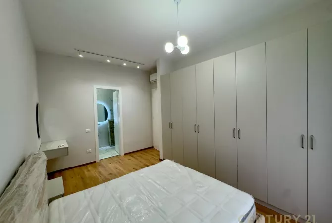 Shtepi me qera Apartament ne Tirane, 2+1, Mobilimi E mobiluar, Pagesa 1,400  Euro.