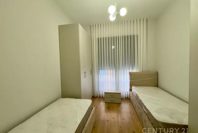 Shtepi me qera Apartament ne Tirane, 2+1, Mobilimi E mobiluar, Pagesa 1,400  Euro.