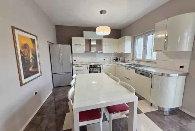 Shtepi ne shitje 2+1 ne Tirane - 270,000 Euro
