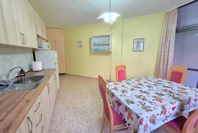 Shtepi me qera Apartament ne Tirane, 2+1, Mobilimi E mobiluar, Pagesa 500  Euro.