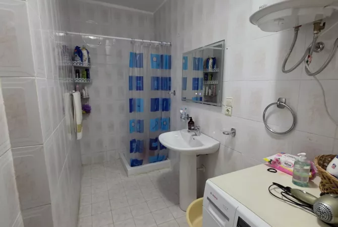 Shtepi me qera Apartament ne Tirane, 2+1, Mobilimi E mobiluar, Pagesa 500  Euro.