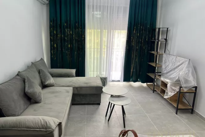 Shtepi me qera 2+1 ne Tirane - 980 Euro
