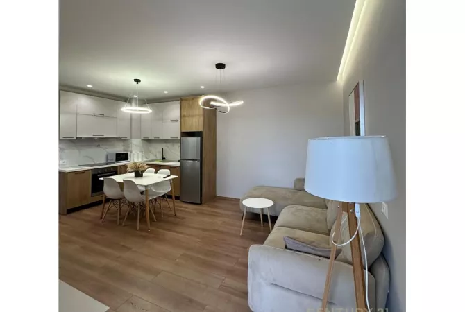 Shtepi me qera 2+1 ne Tirane - 850 Euro