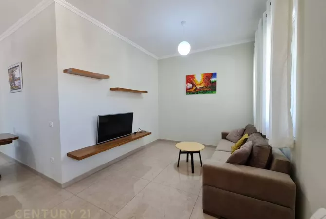 Shtepi me qera 2+1 ne Tirane - 700 Euro