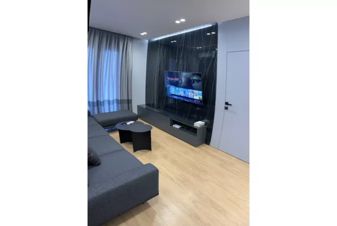 Shtepi me qera 2+1 ne Tirane - 1,700 Euro