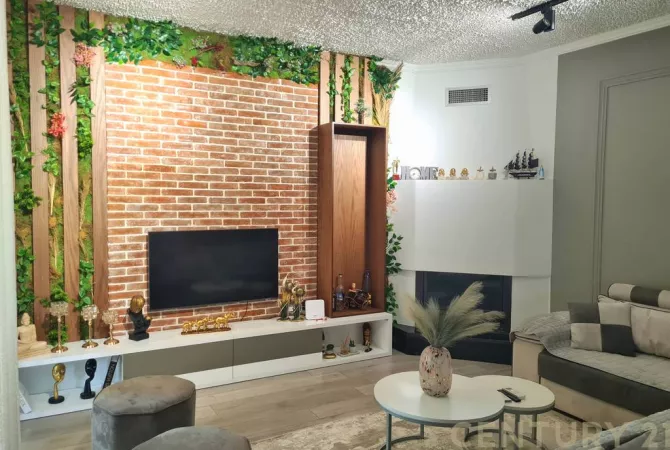 Shtepi me qera 2+1 ne Tirane - 800 Euro