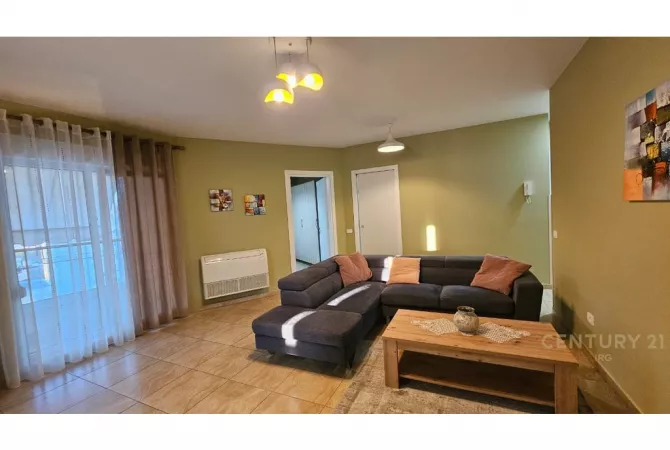 Shtepi me qera 2+1 ne Tirane - 800 Euro